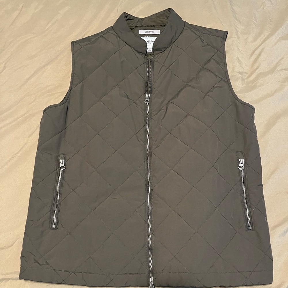 Good fellow and co vest